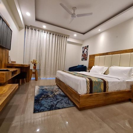 Hotel Golf View Sakura-Golf Course Road גורגאון מראה חיצוני תמונה