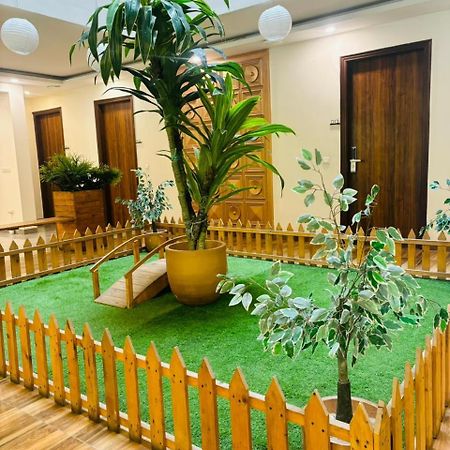 Hotel Golf View Sakura-Golf Course Road גורגאון מראה חיצוני תמונה