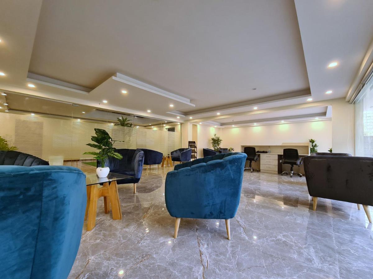 Hotel Golf View Sakura-Golf Course Road גורגאון מראה חיצוני תמונה